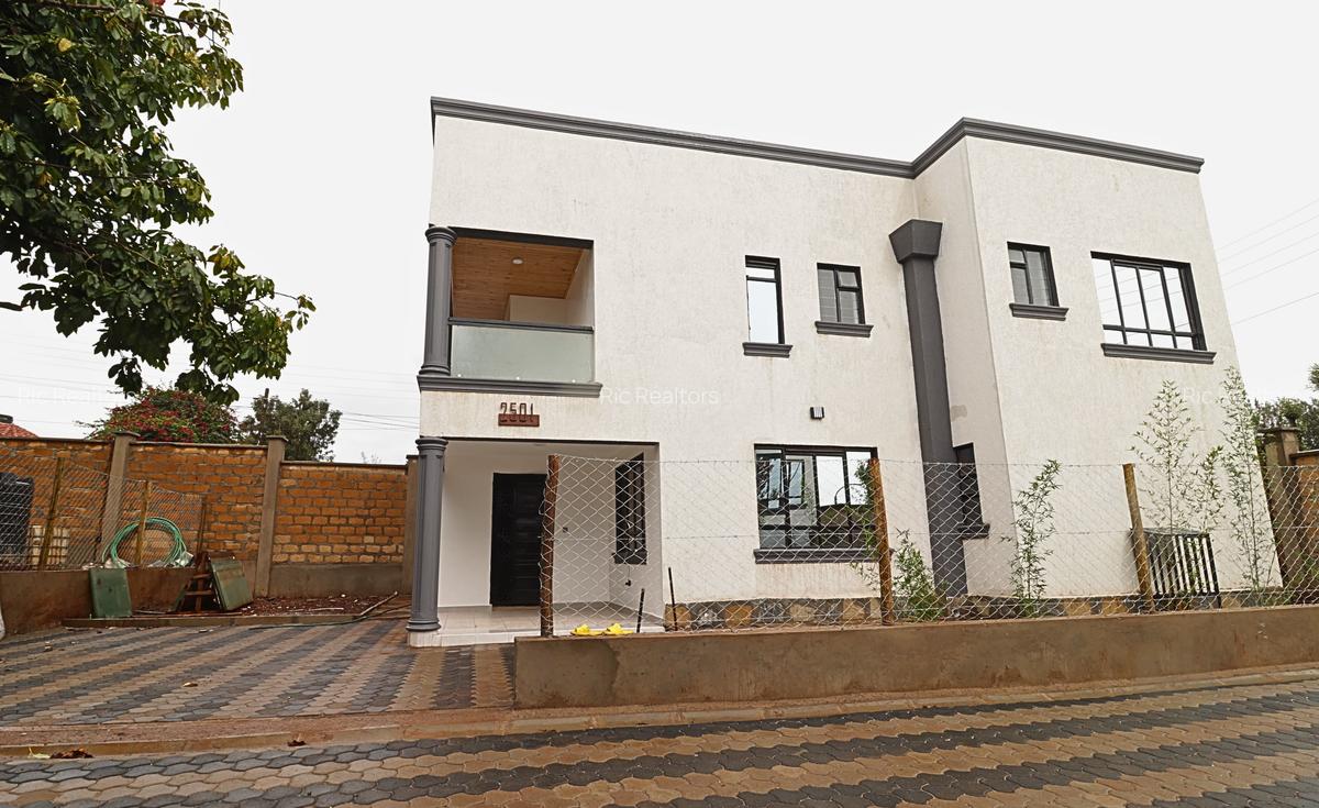 4 Bed Townhouse with En Suite at Maragara Road - 2