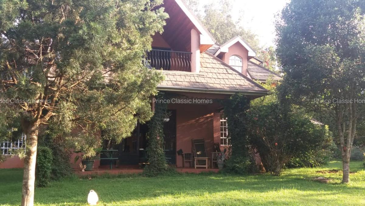 4 Bed House with En Suite at Kerarapon Drive - 12