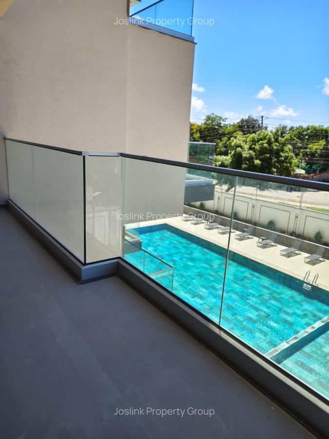 3 Bed Apartment with En Suite at Central - 18