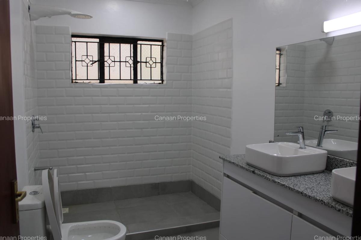 4 Bed Townhouse with Garden in Kilimani - 2
