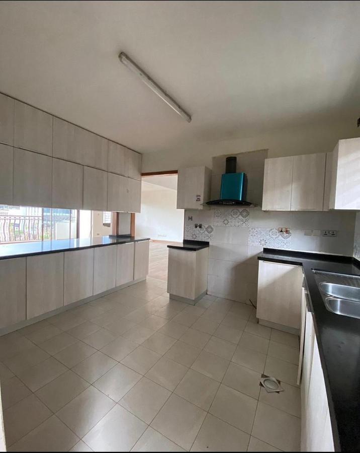 3 Bed Apartment with En Suite in Lavington - 5