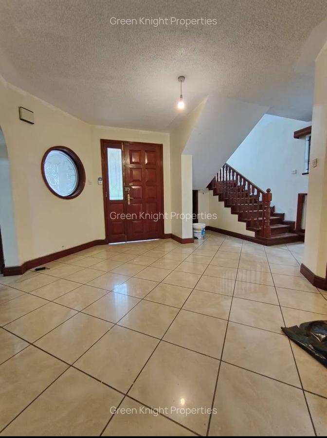 4 Bed Townhouse with En Suite in Lavington - 6