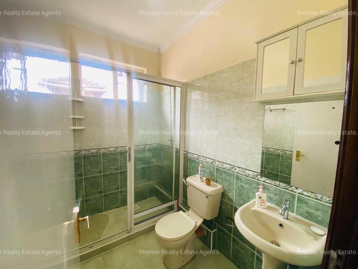 3 Bed Apartment with En Suite at Sports Road - 8