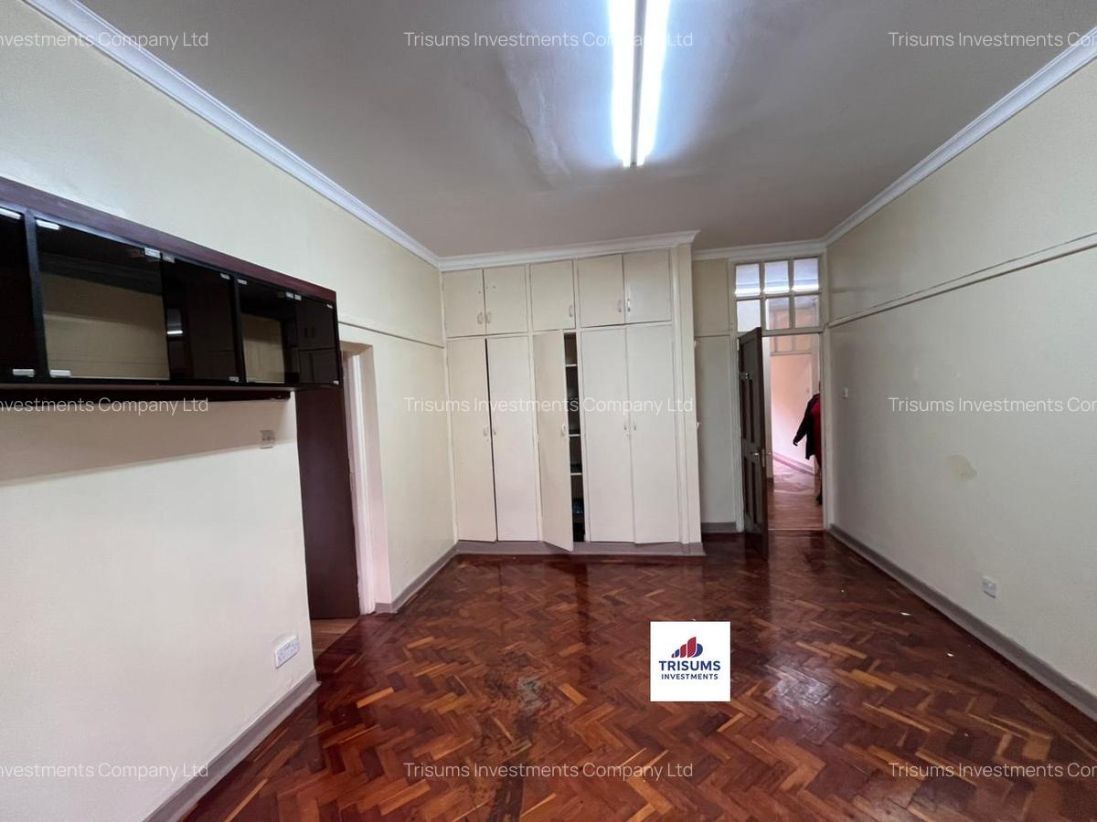 3,000 ft² Commercial Property with Service Charge Included at Pqpq+5Mc - 4