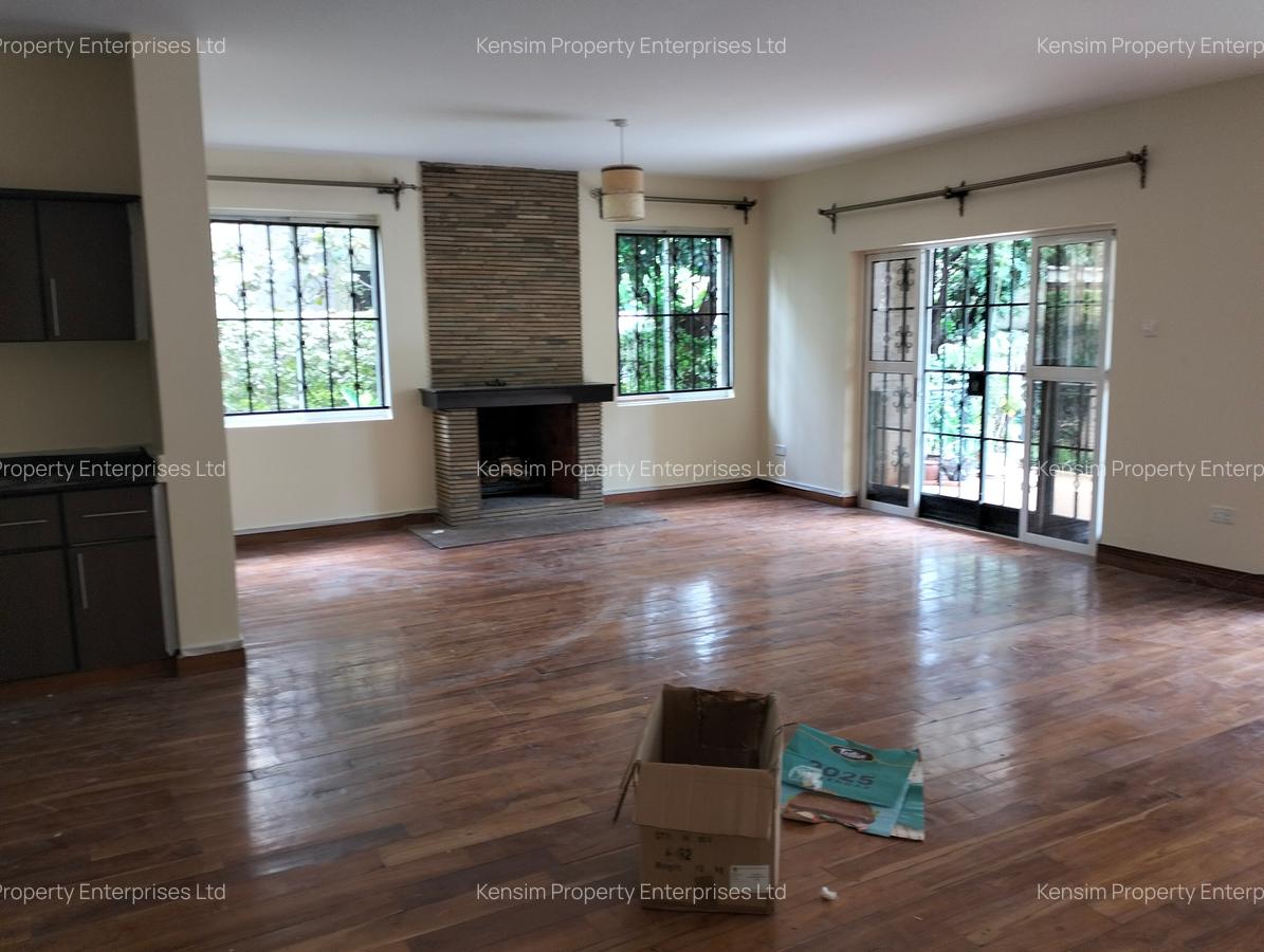 5 Bed Townhouse with En Suite in Spring Valley - 6