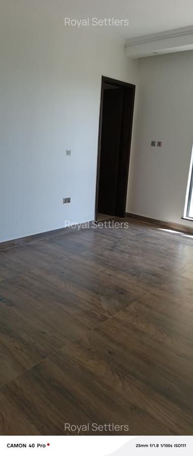 3 Bed Apartment with En Suite at Brookside Groove - 10