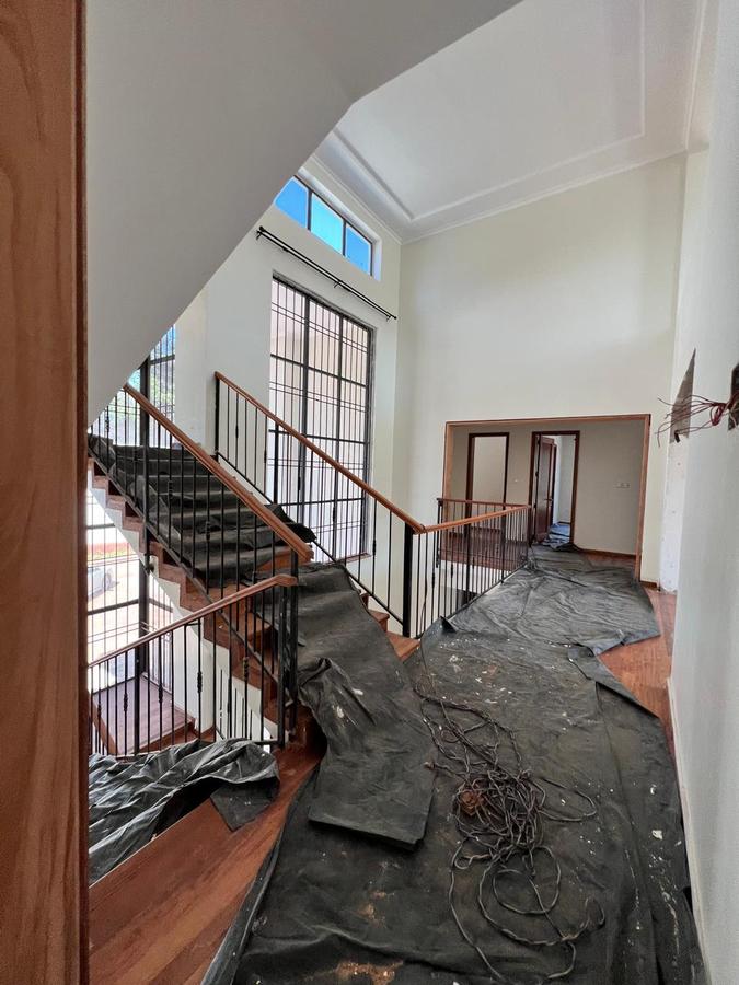 6 Bed Villa with Swimming Pool in Loresho - 14