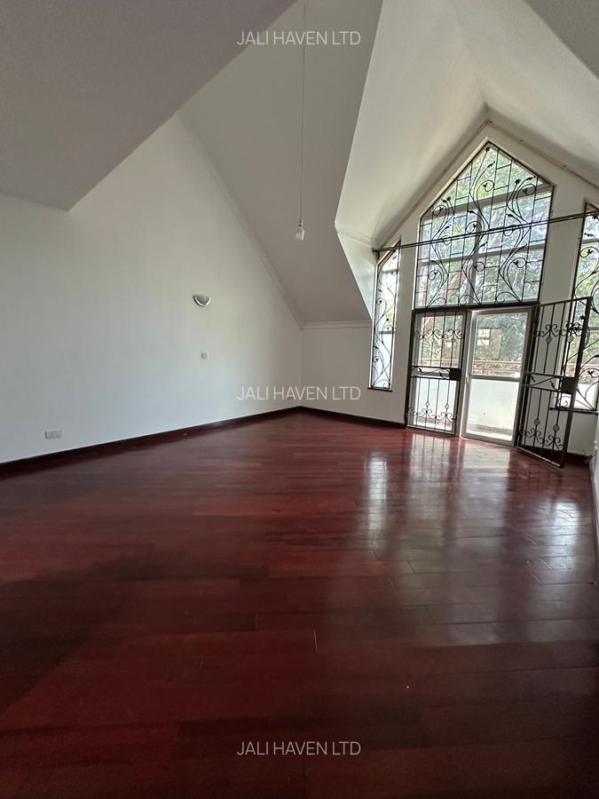 5 Bed Villa with En Suite in Lavington - 7