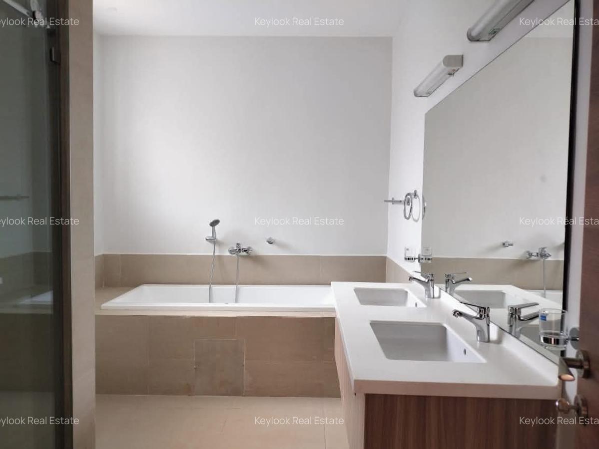 5 Bed Townhouse with En Suite at Lavington Green - 9