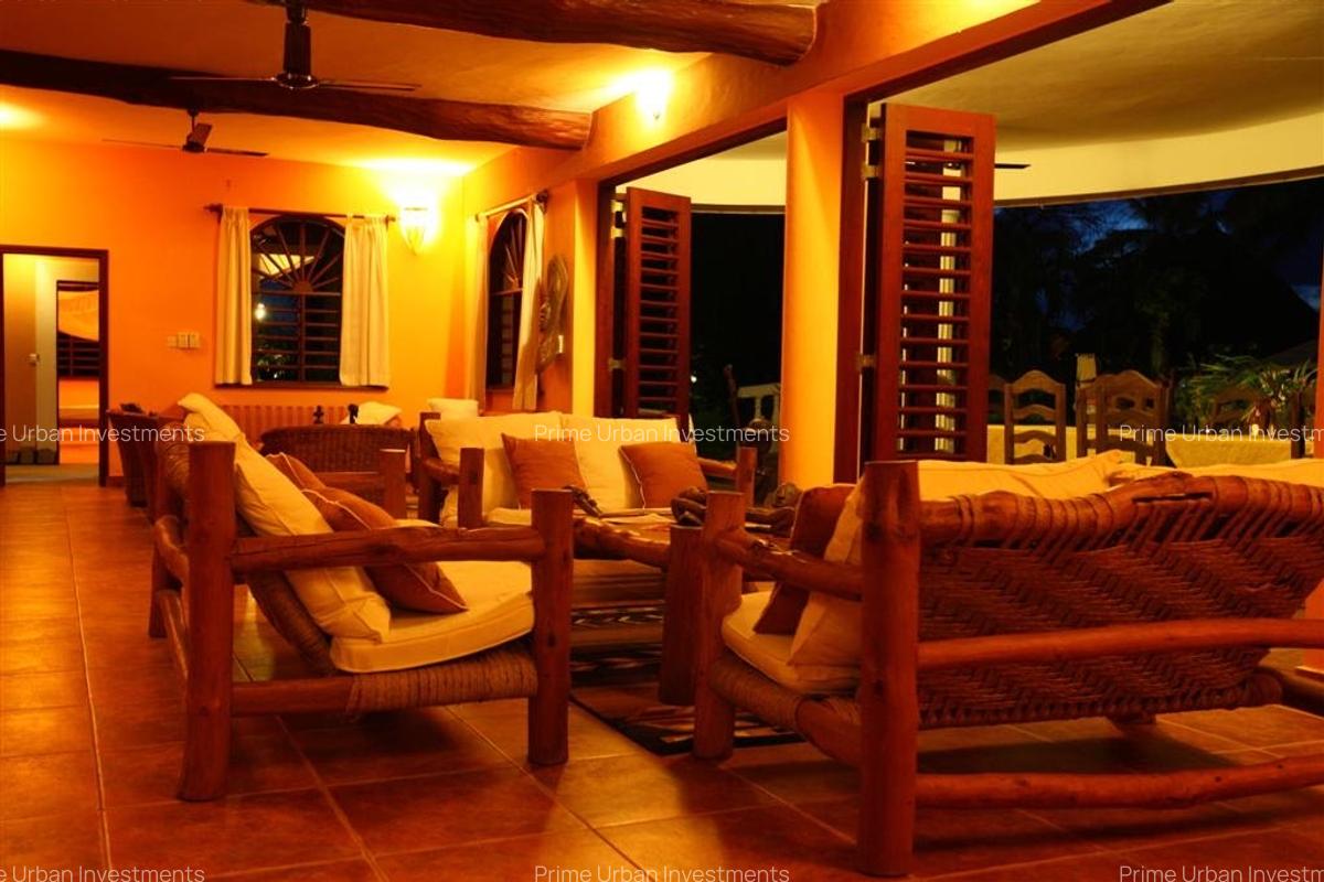 10 Bed Villa with En Suite in Diani - 2