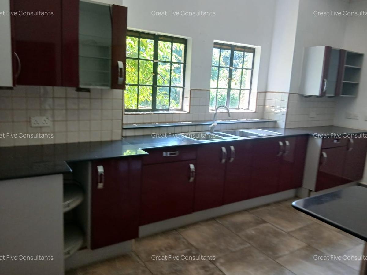 4 Bed Villa with En Suite in Runda - 7