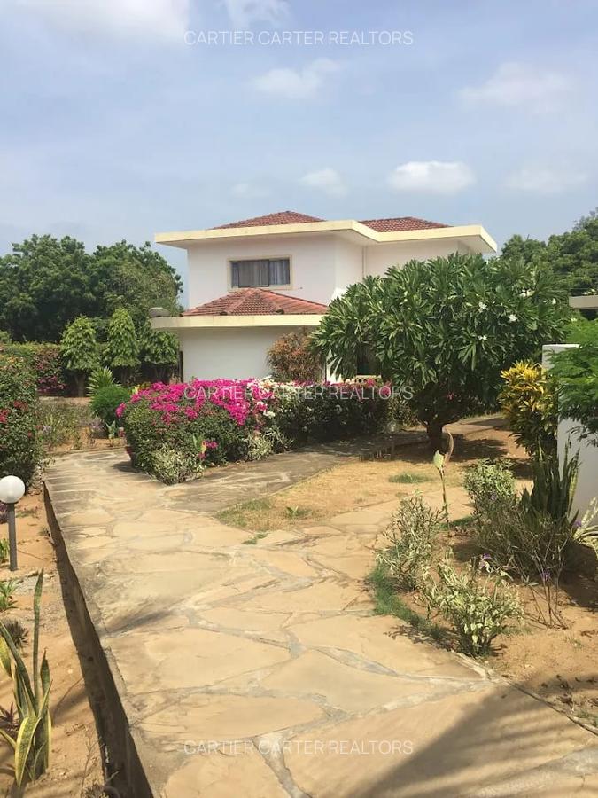 4 Bed Villa with En Suite in Watamu - 3