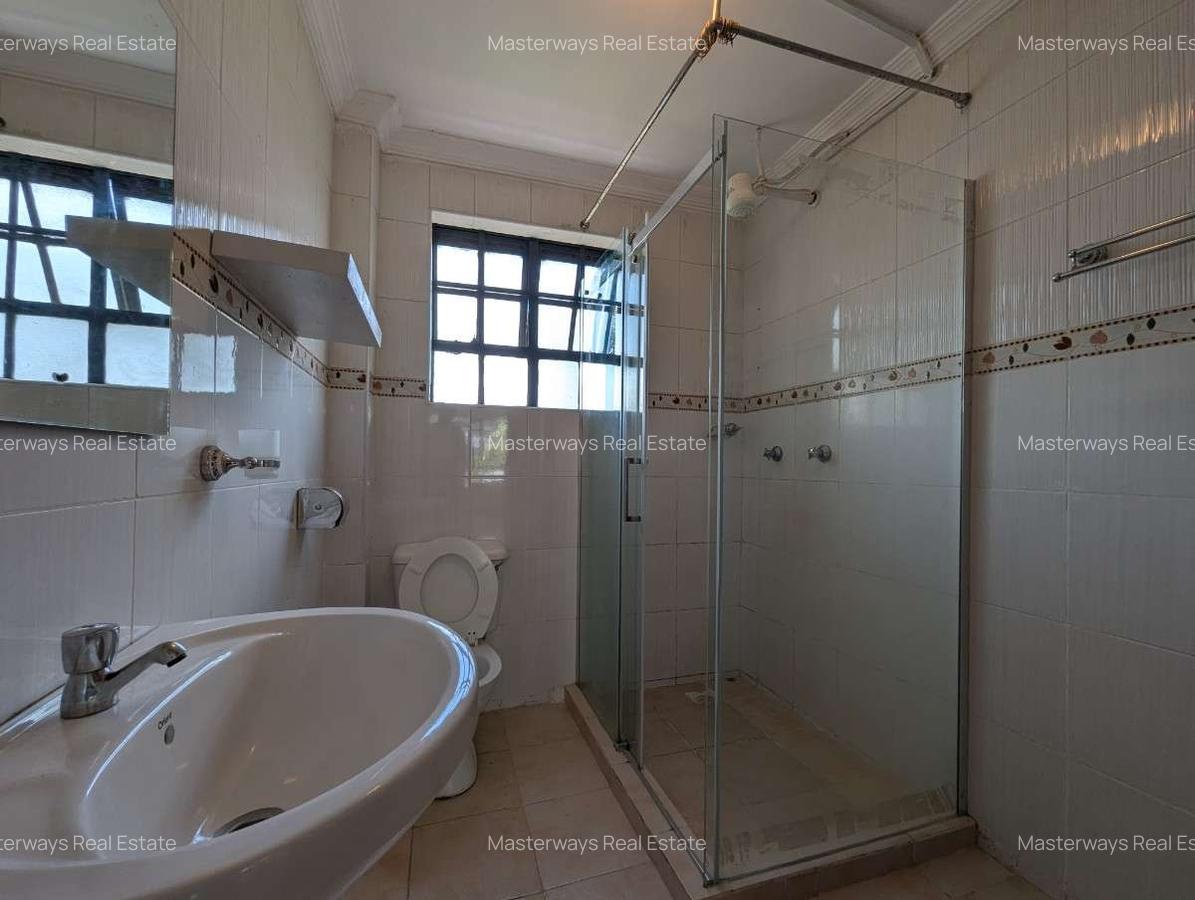 3 Bed Apartment with En Suite in Kilimani - 5