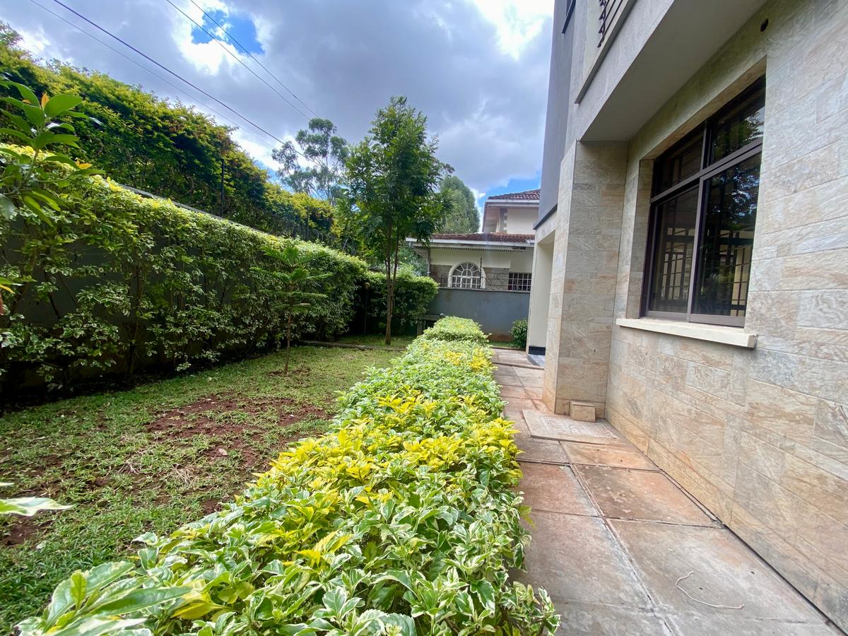 5 Bed Townhouse with En Suite in Lavington - 18