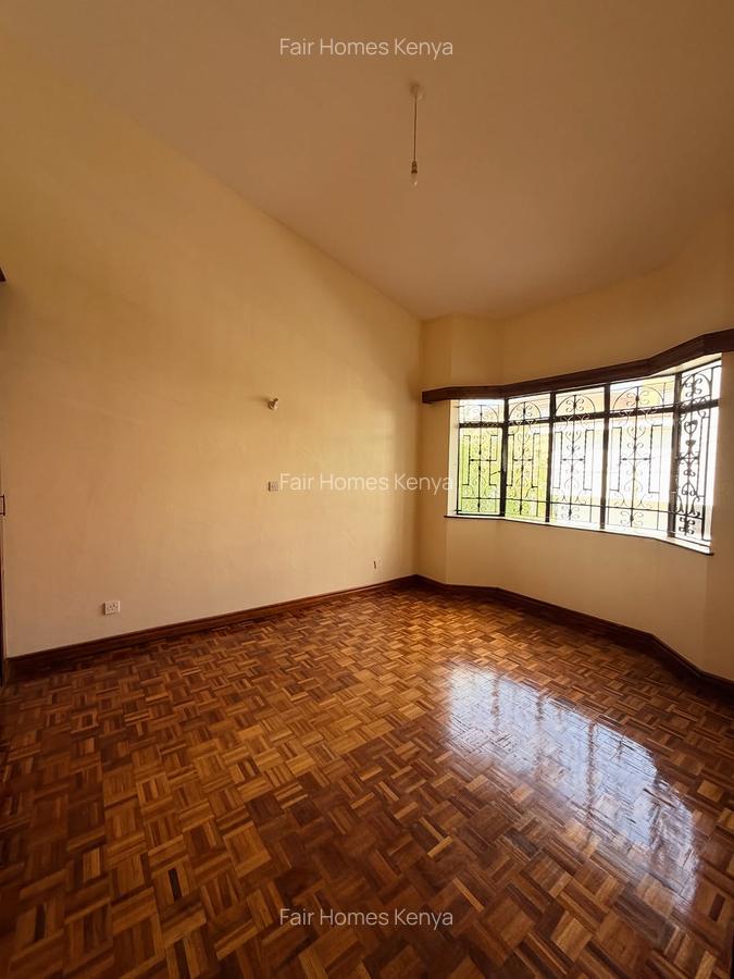 5 Bed Townhouse with En Suite at Riverside Drive - 11