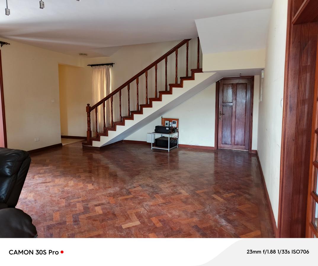 6 Bed Townhouse with En Suite at Lavington - 5
