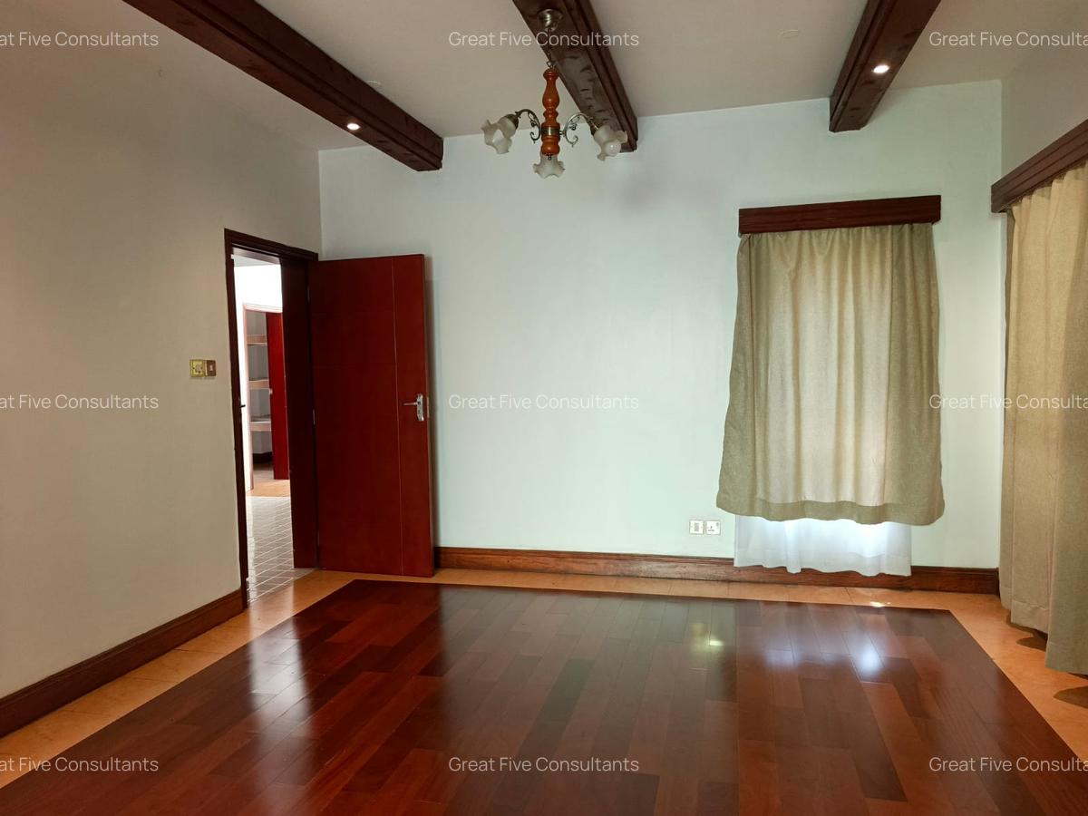 4 Bed Villa with En Suite in Runda - 12