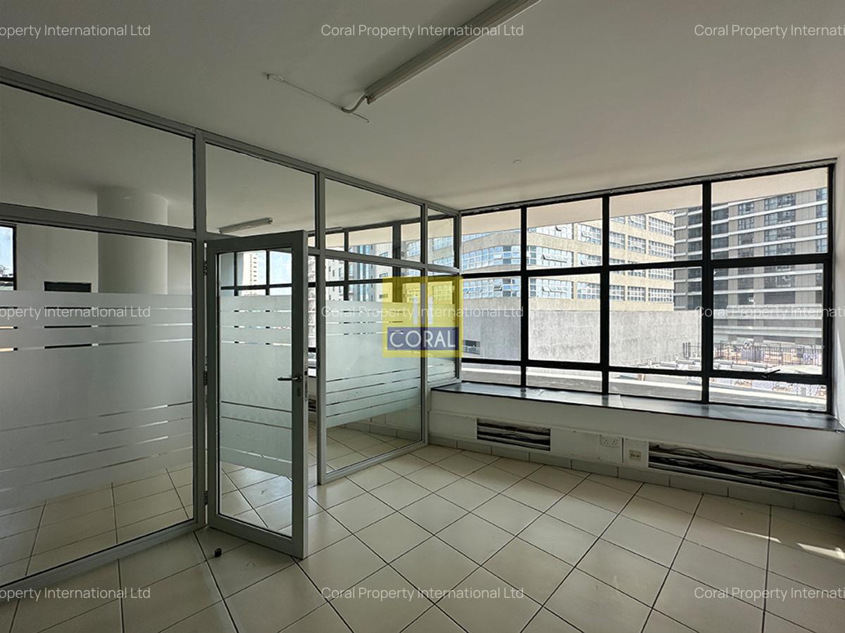 2,934 ft² Office with Service Charge Included in Westlands Area - 6