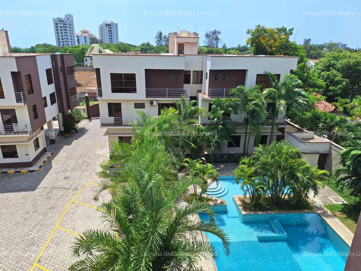 Serviced 4 Bed Apartment with En Suite at Beach Road - 4