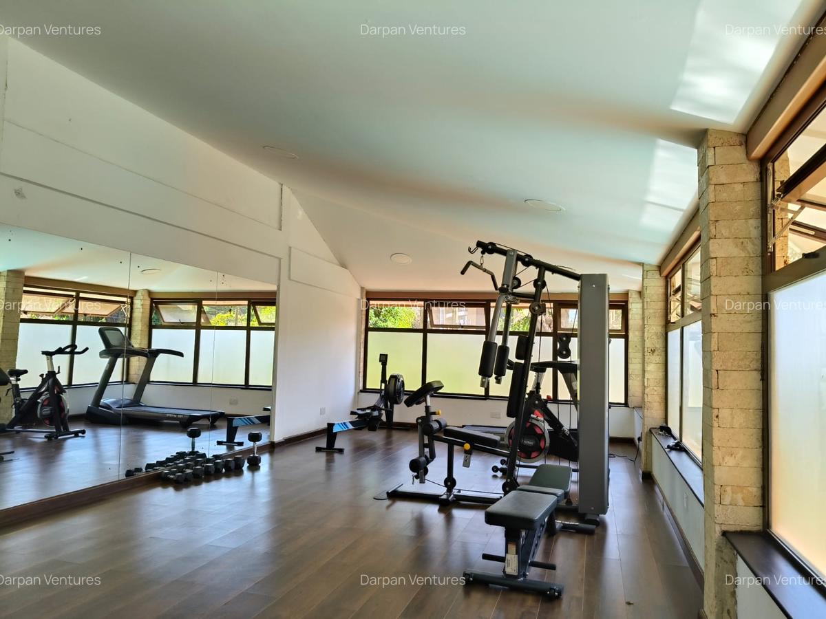 4 Bed Apartment with En Suite in Brookside - 8