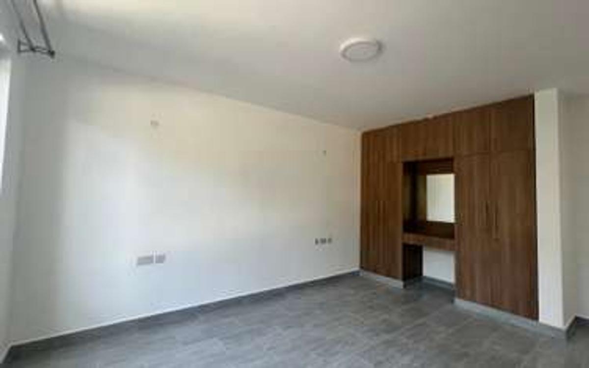 3 Bed Apartment with En Suite in Lavington - 12