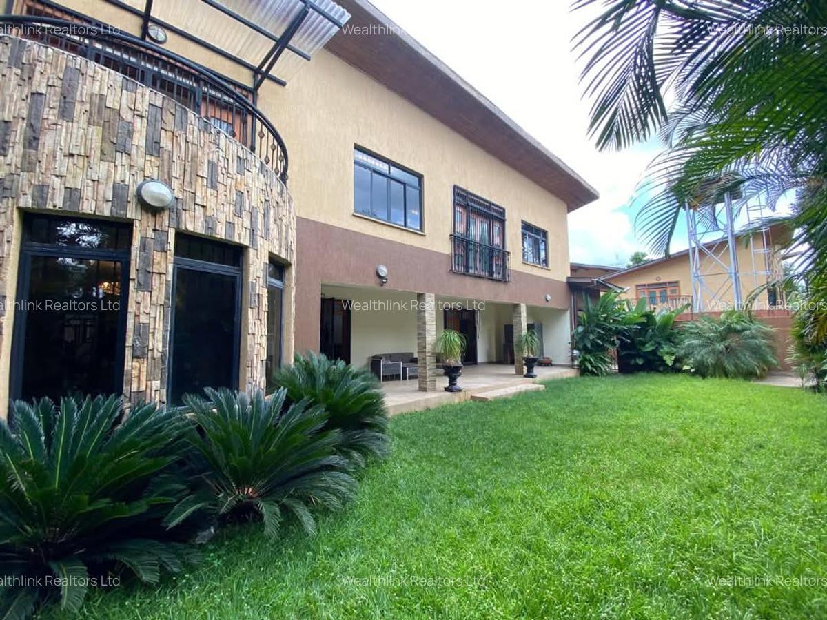 5 Bed Townhouse with En Suite at Kyuna - 14