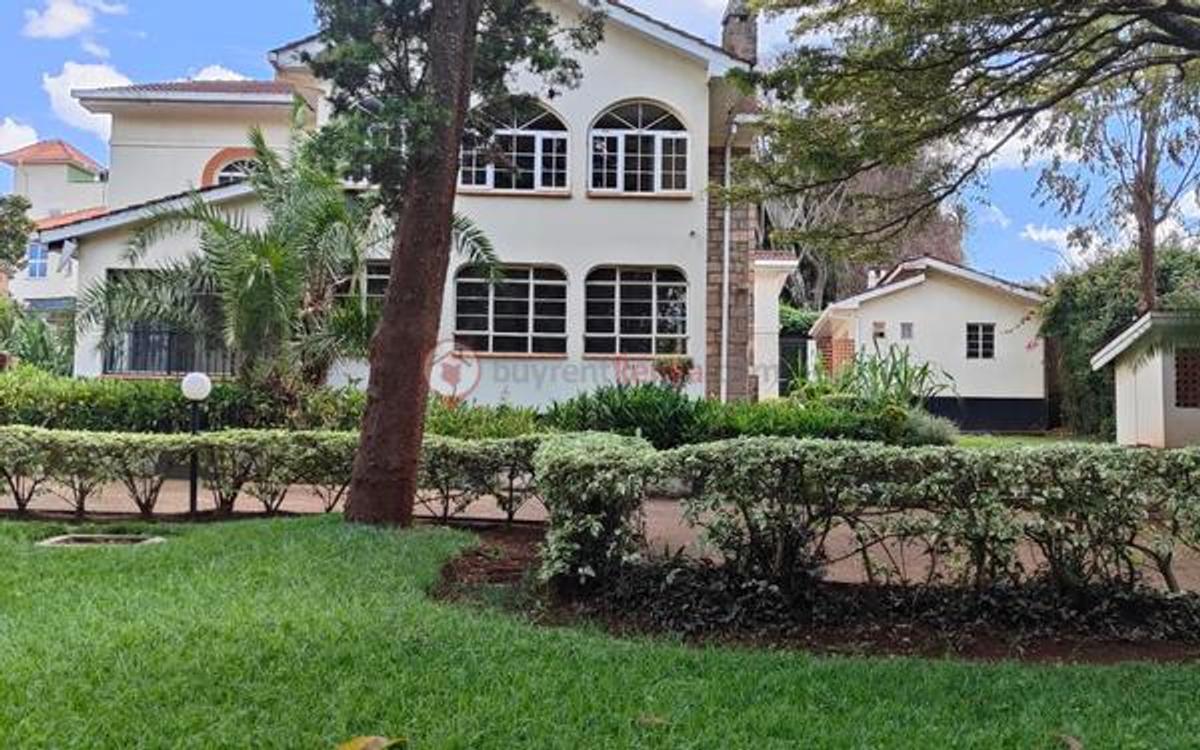 5 Bed House with En Suite at Un Avenue - 1