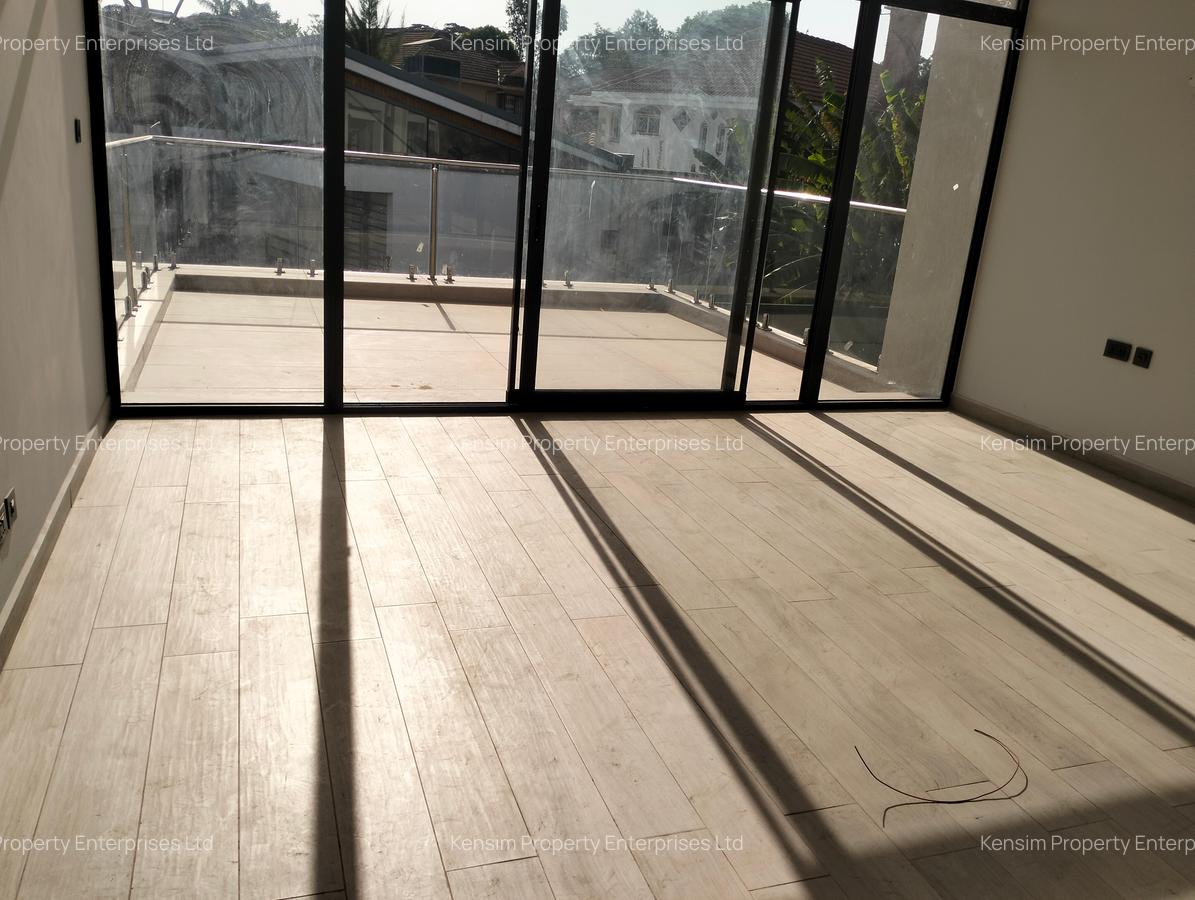 5 Bed Townhouse with En Suite in Lavington - 10