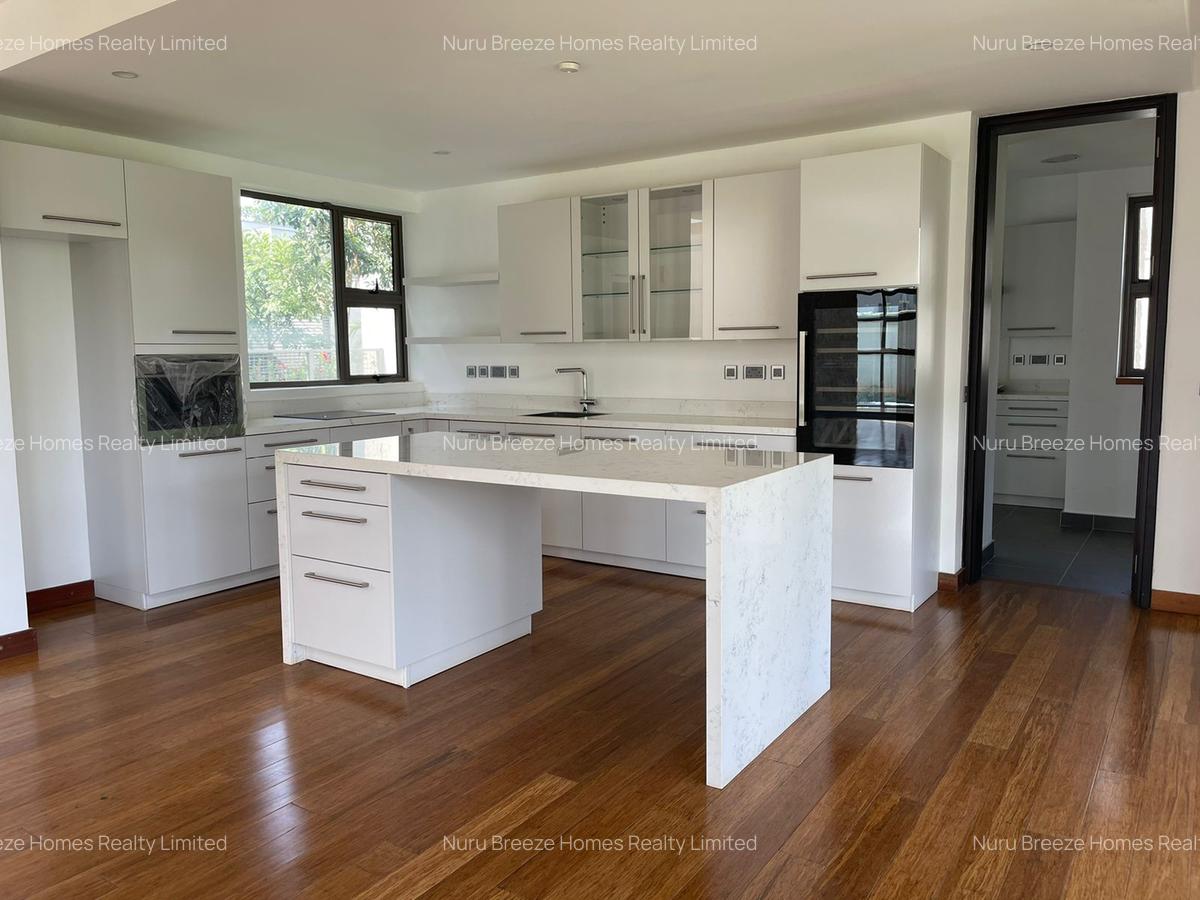 5 Bed Townhouse with En Suite in Karen - 3