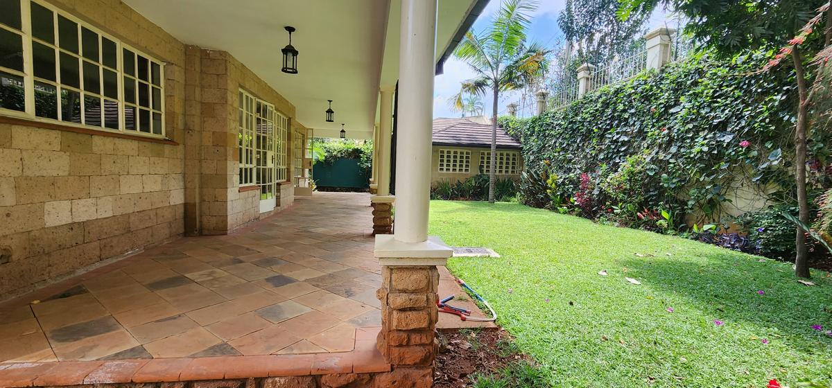 5 Bed Villa with En Suite in Lavington - 2