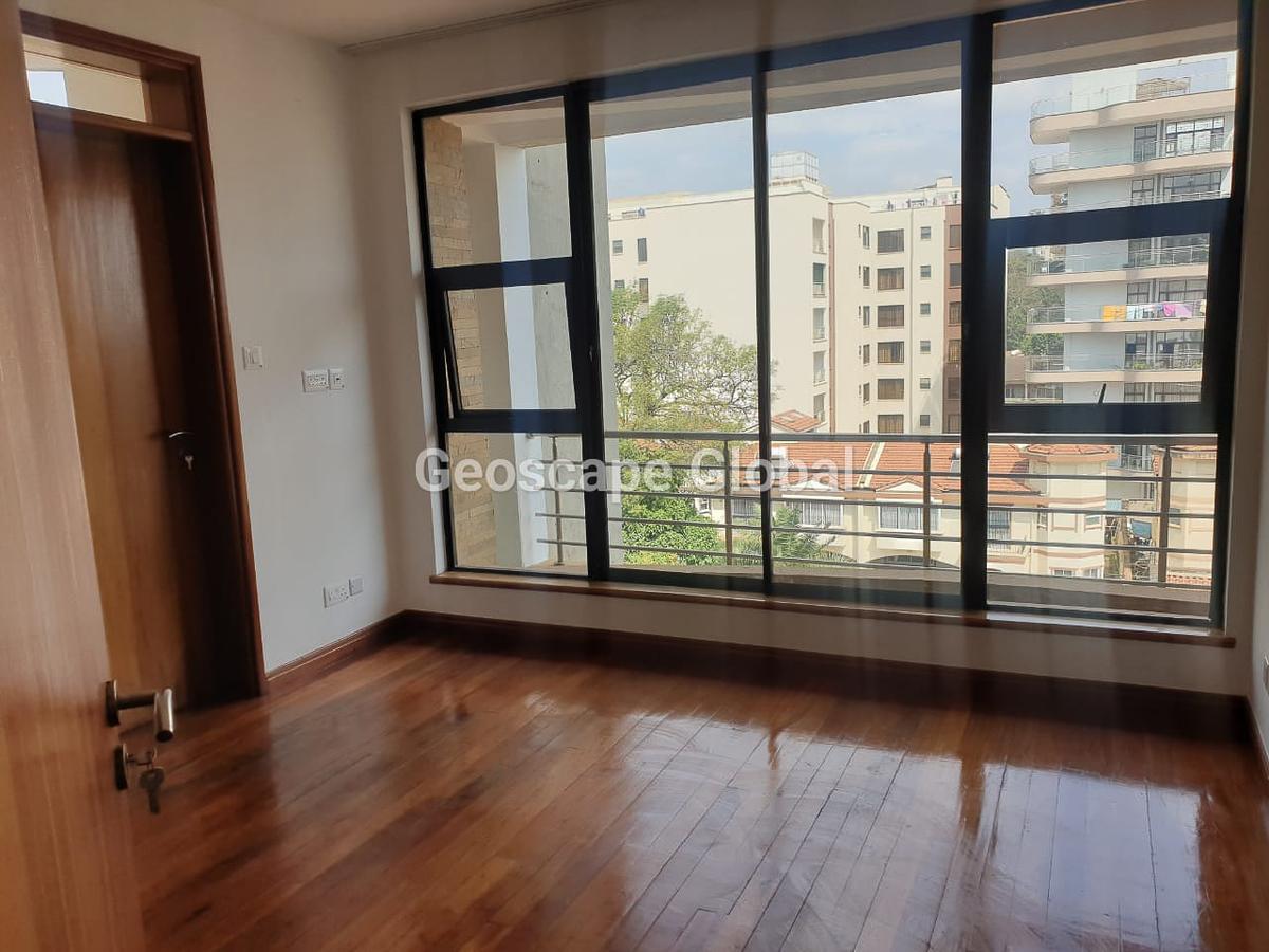 4 Bed House with En Suite in Westlands Area - 6