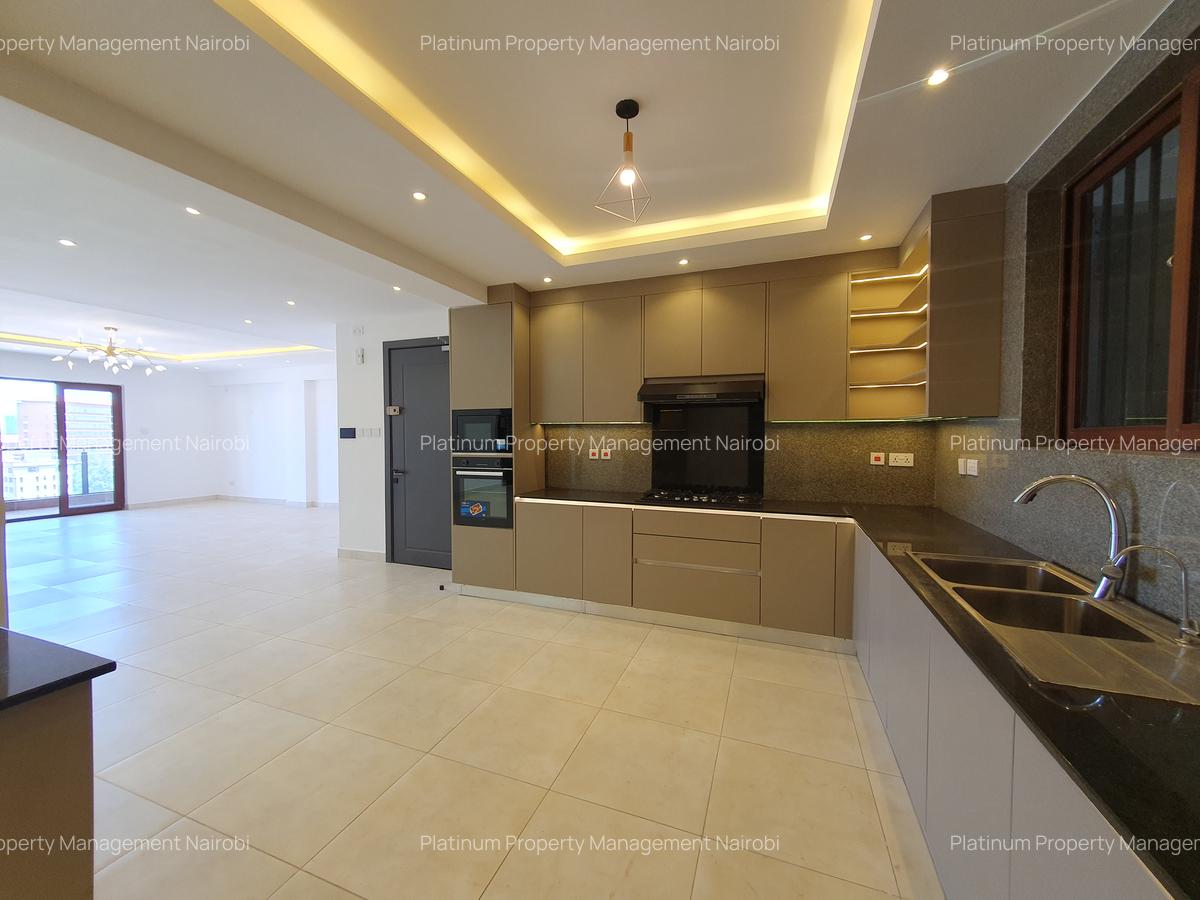 4 Bed Apartment with En Suite at 2Nd Parklands Avenue - 5