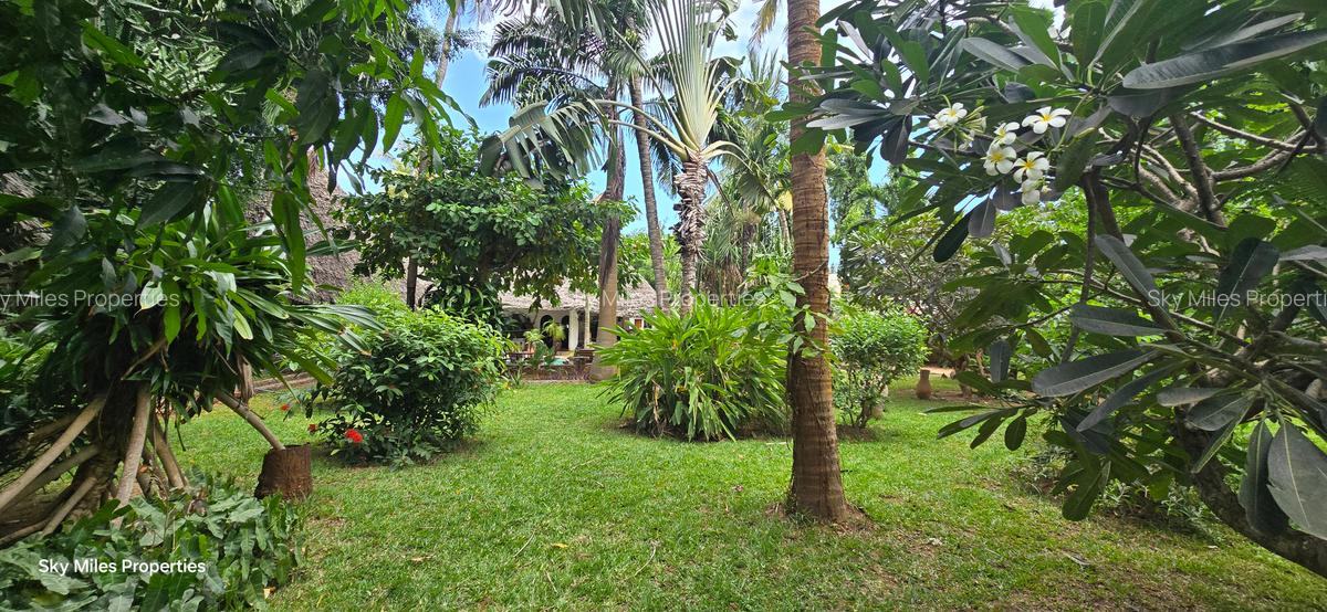 3 Bed Villa with En Suite at La-Marina - 13