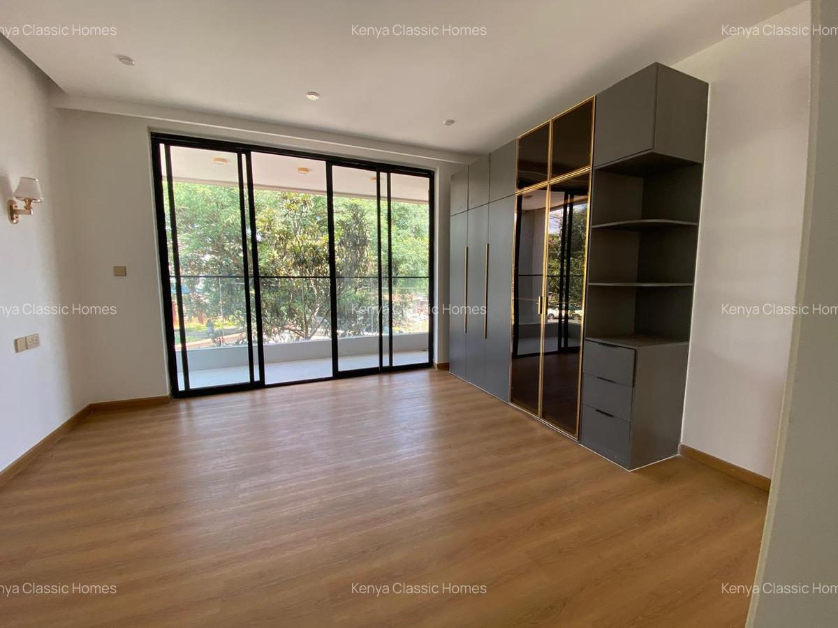 5 Bed Villa with En Suite at Lavington - 9