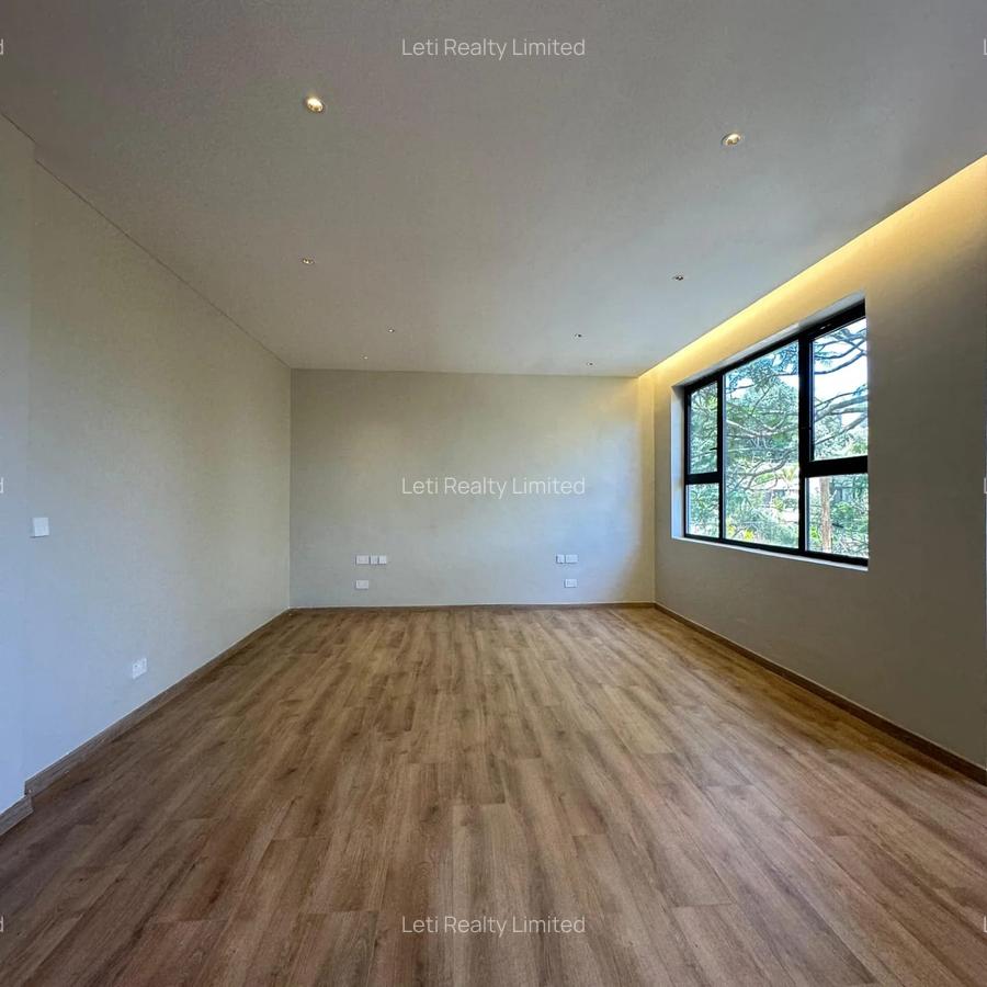 5 Bed Townhouse with En Suite in Lavington - 5