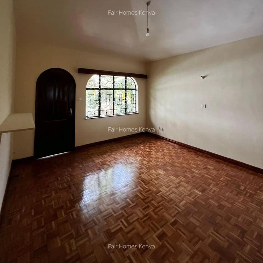 5 Bed Townhouse with En Suite at Riverside Drive - 12