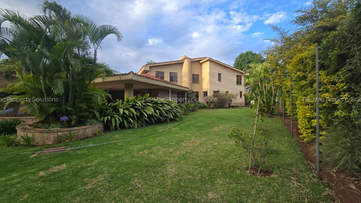 5 Bed House with En Suite in Runda - 3