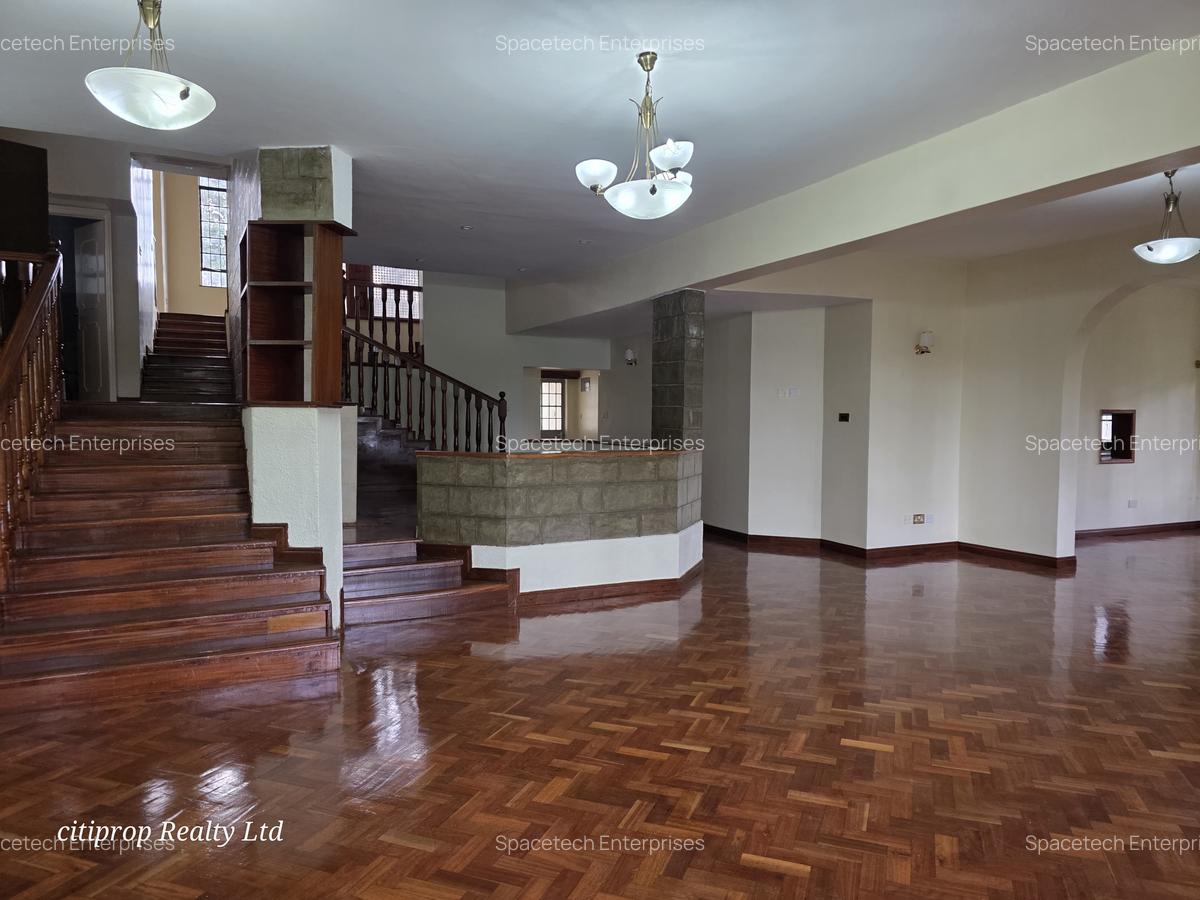 5 Bed House with En Suite in Runda - 7