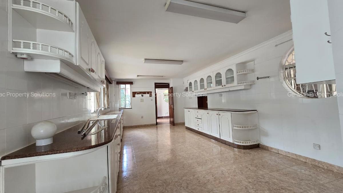 4 Bed House with En Suite in Runda - 4