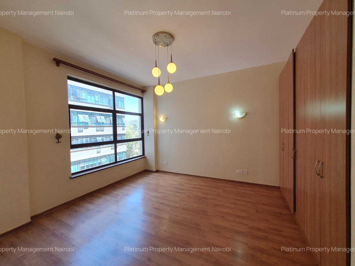 4 Bed Apartment with En Suite at One West Park - 14