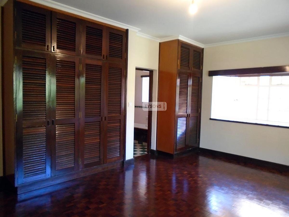 3 Bed Apartment with En Suite in Lavington - 6