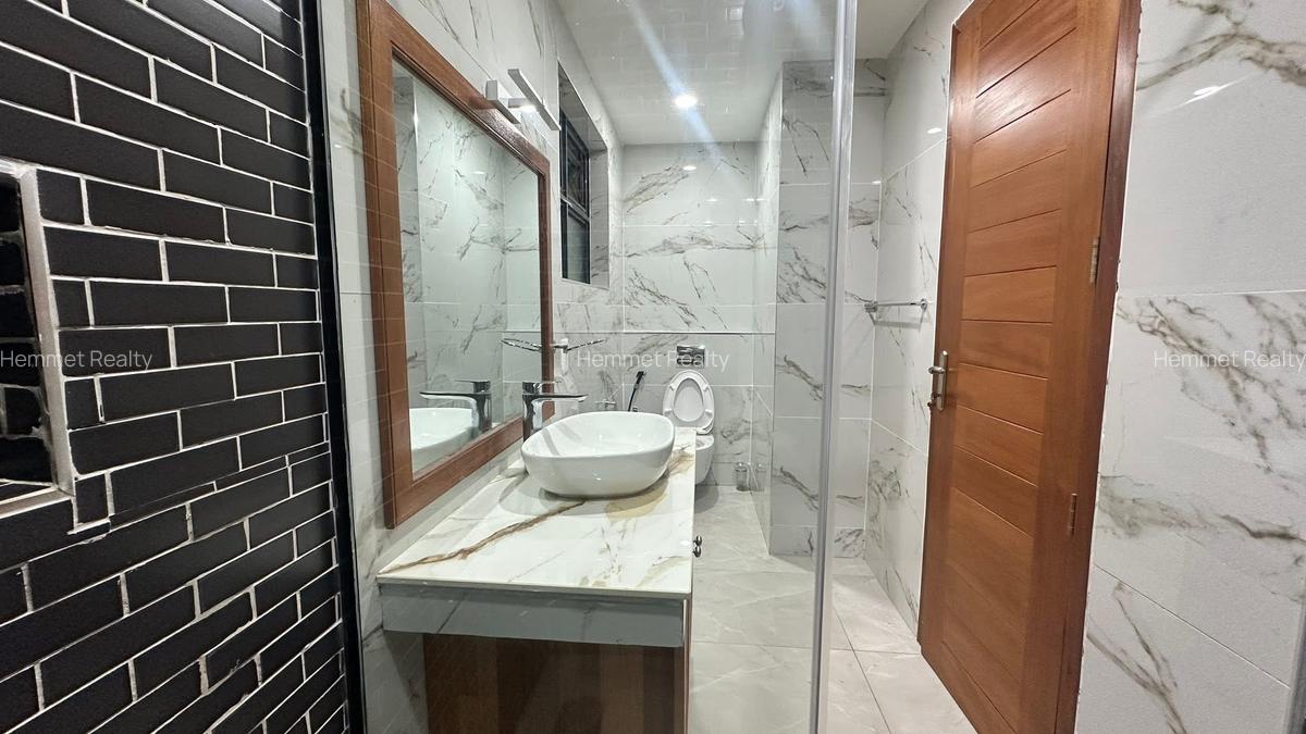 4 Bed Apartment with En Suite in Westlands Area - 14