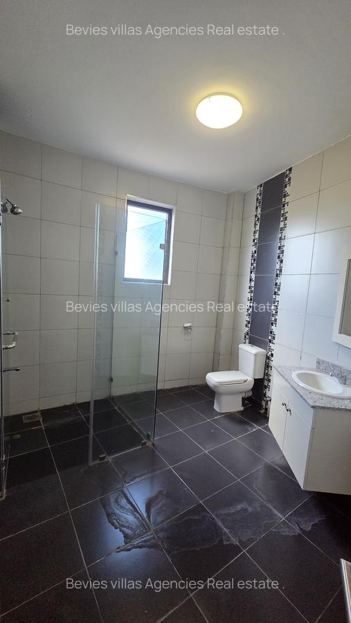 4 Bed Apartment with En Suite at General Mathenge - 16