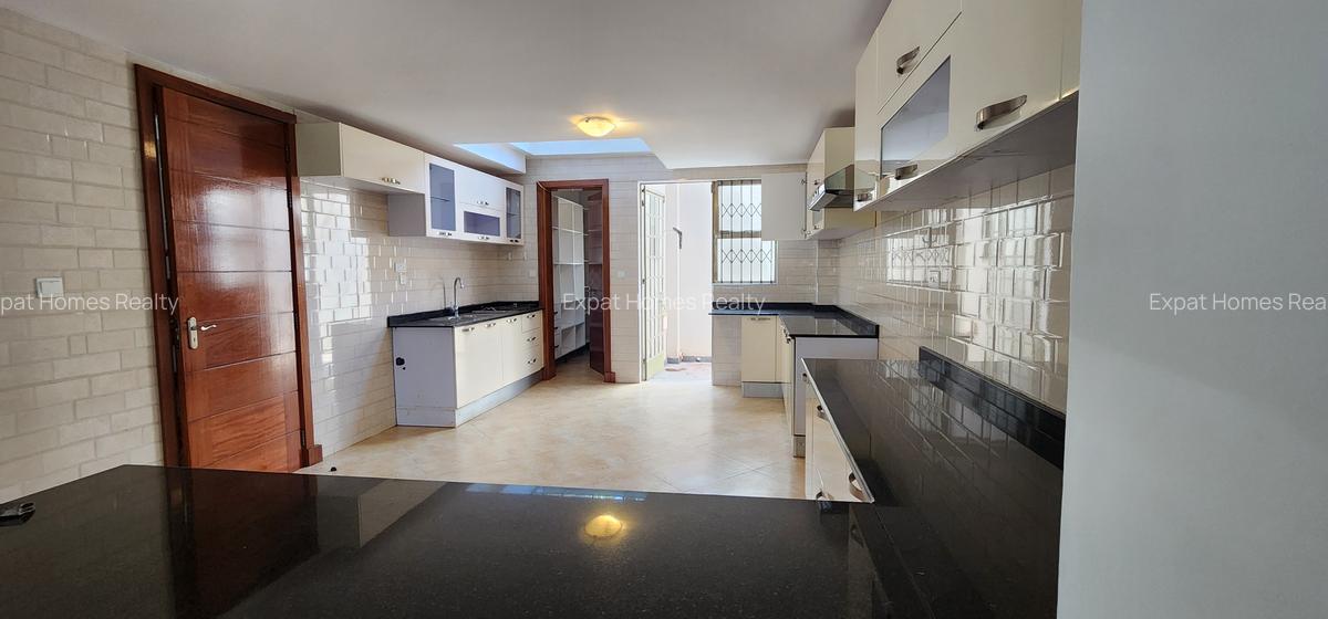 5 Bed Villa with En Suite in Lavington - 17