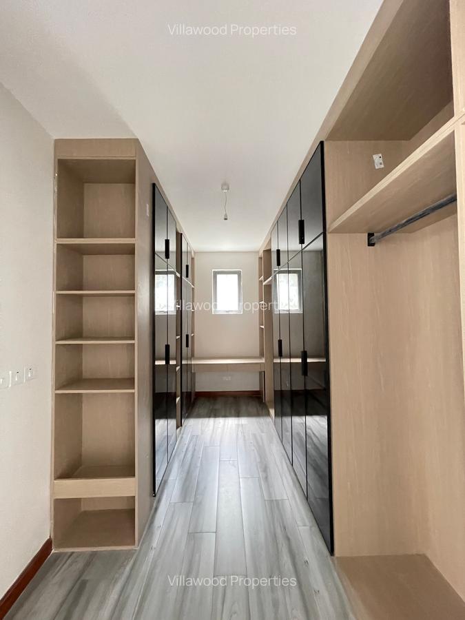 6 Bed Villa with En Suite in Lavington - 12