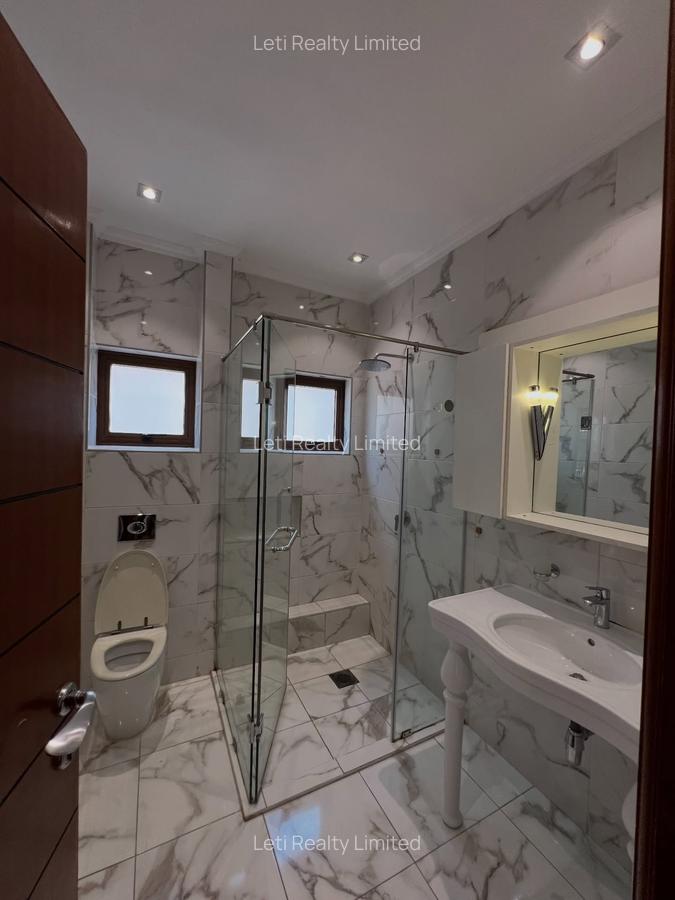 5 Bed Townhouse with En Suite in Lavington - 15