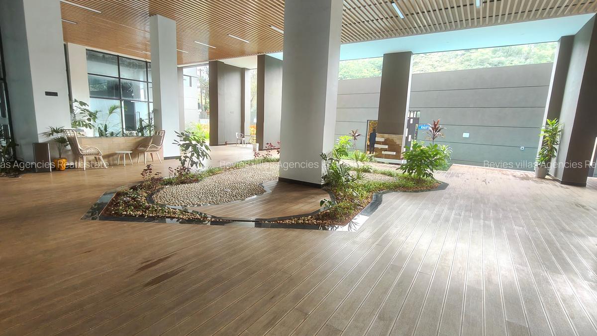 3 Bed Apartment with En Suite at Riverside - 2