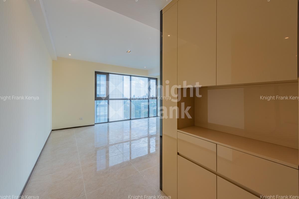 Serviced 1 Bed Apartment with En Suite at Global Trade Centre - 3