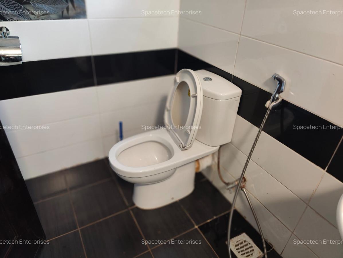 2 Bed House with Garden in Lavington - 7