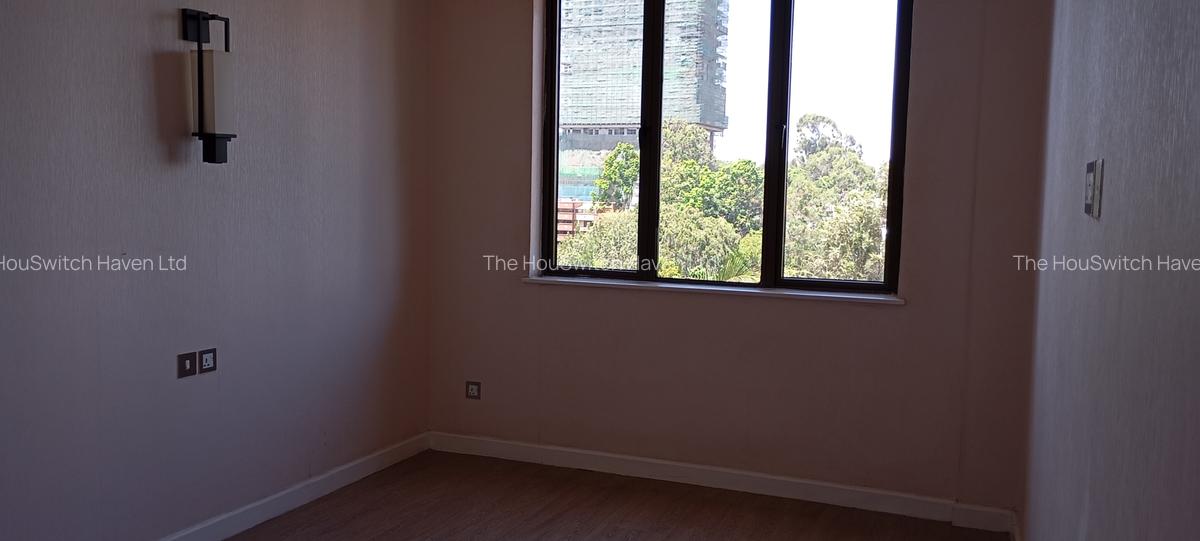 1 Bed Apartment with En Suite at Off Riverside Drive - 5